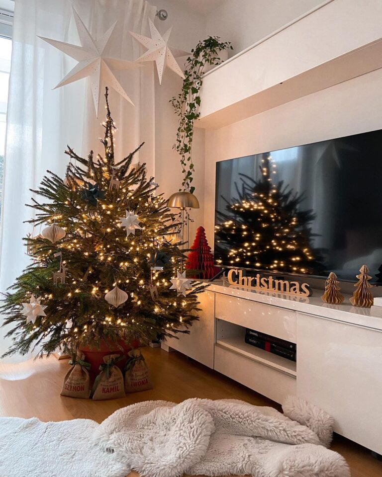 Christmas Tree for Small Apartment: Festive Cheer Without the Clutter