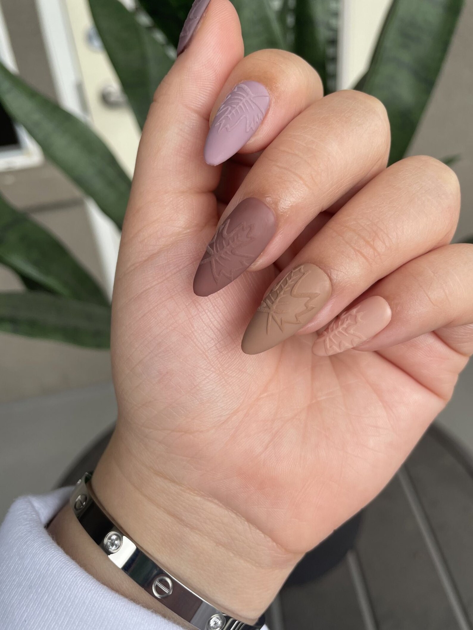 31 Classy Autumn Fall Nails Almond Shape Inspiration