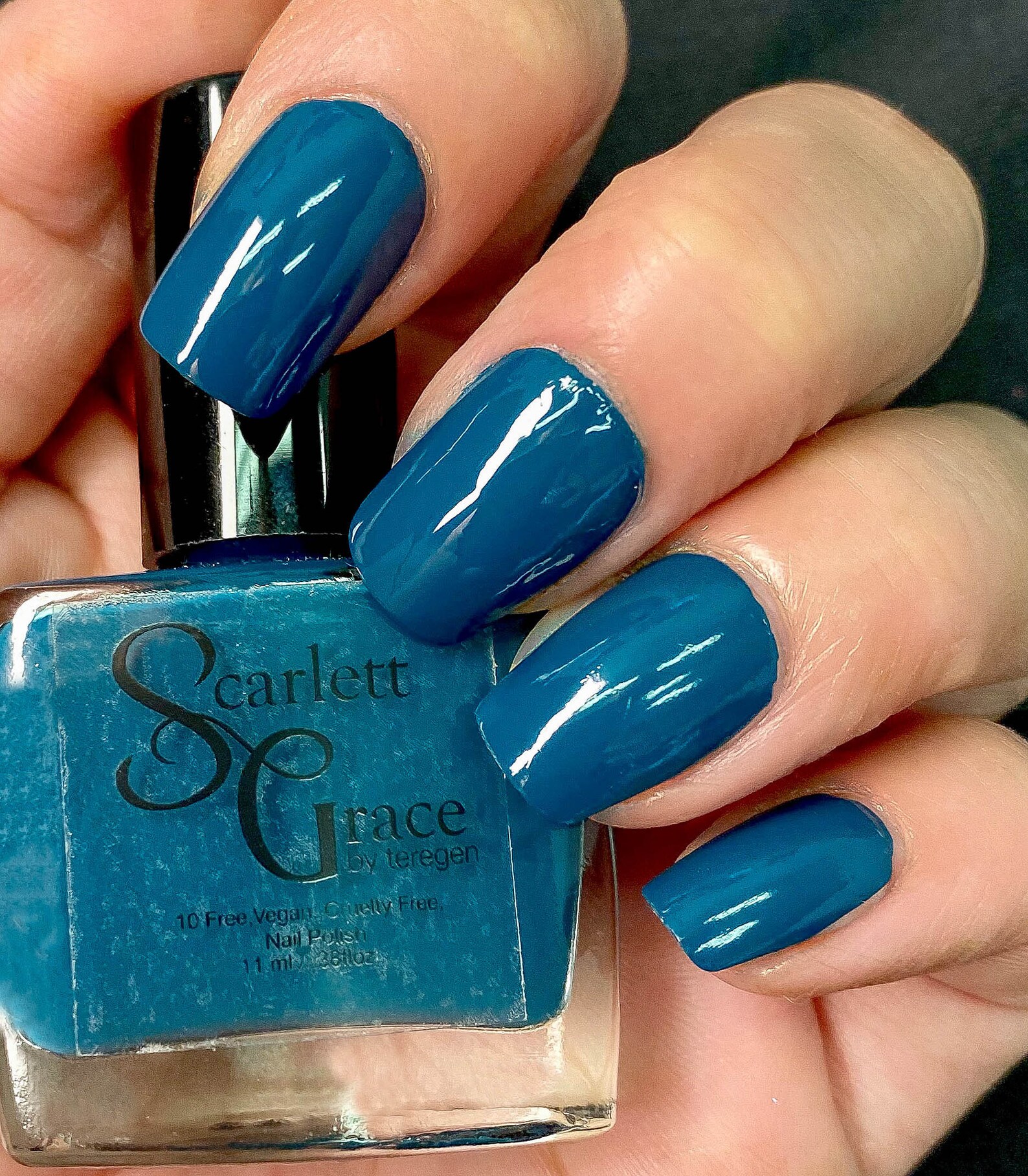 13 Show Stopping Fall Nail Colors For Pale Skin